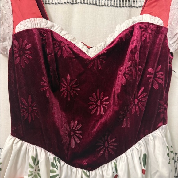 Disney’s Haunted Mansion Tightrope Girl Dress (Daisy De La Cruz) by Her Universe - Picture 3 of 10